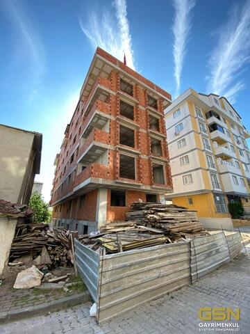 62-ÇAYIROVA YENİMAHALLE’DE MERKEZİ KONUMDA